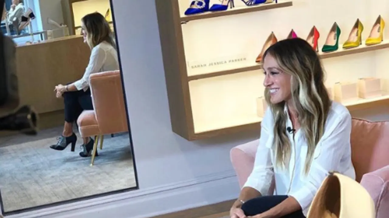 Buka Toko Sepatu, Sarah Jessica Parker Layani Sendiri Para Pelanggannya
