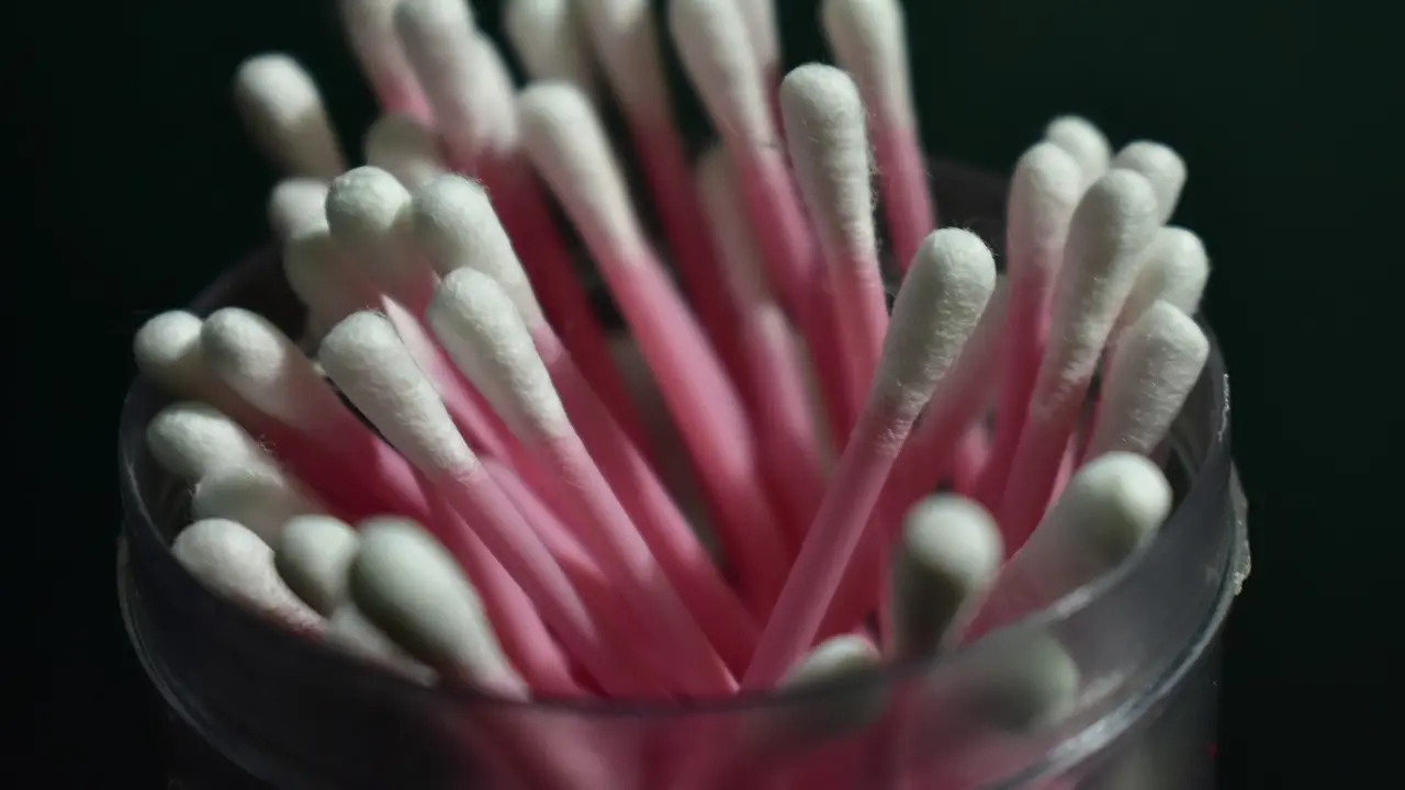 cotton bud