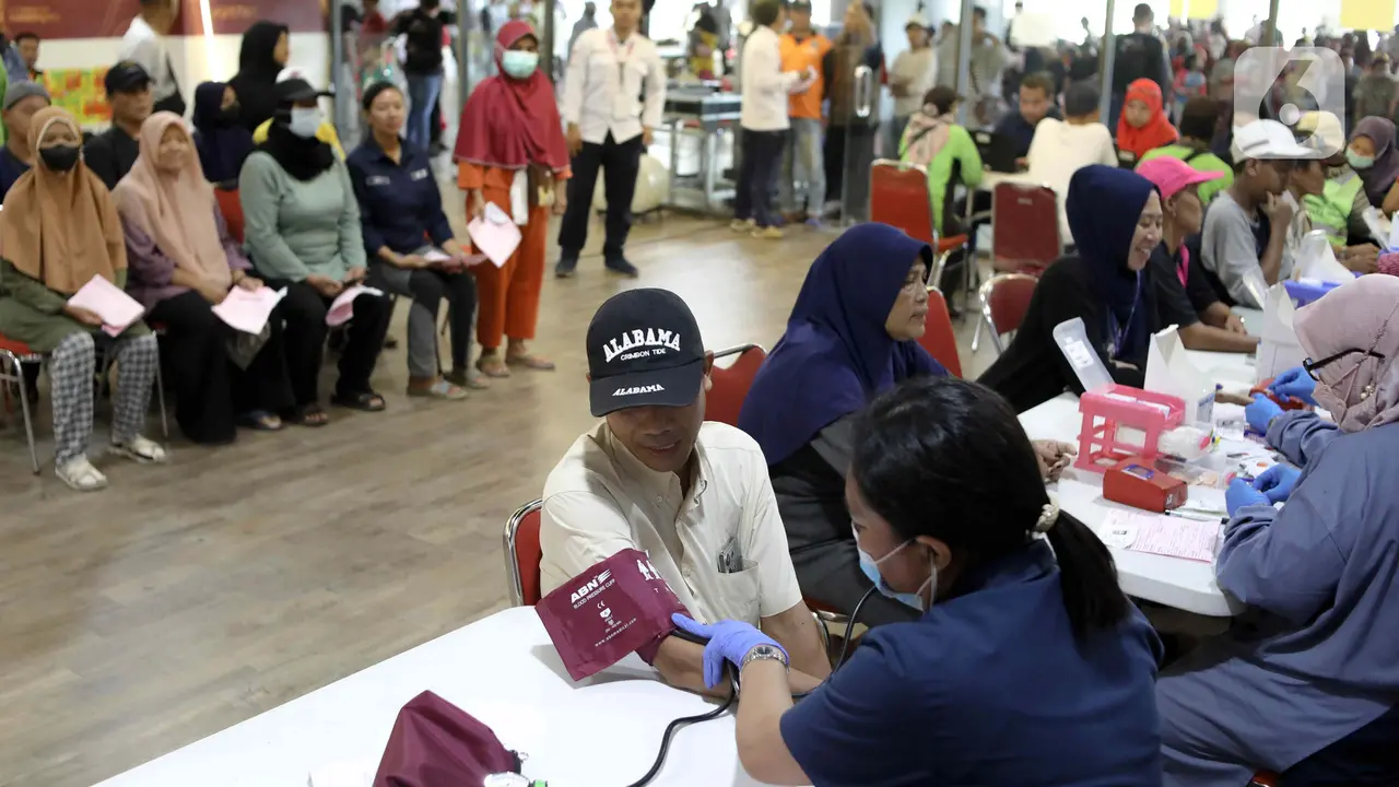 Antusiasme Warga Ikuti Kegiatan Donor Darah Ramadan