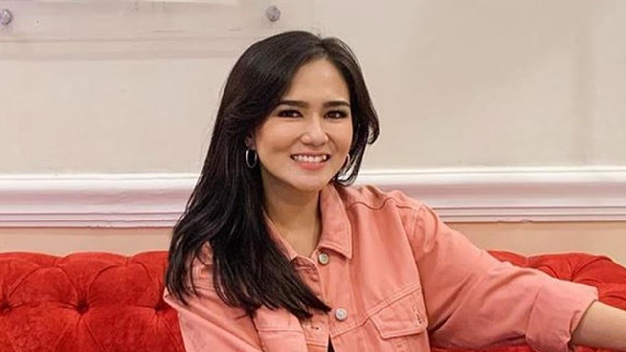 Keluarga Segalanya, Masayu Clara Pamerkan Momen Hangat Kebersamaannya dengan Suami dan Anak-Anak