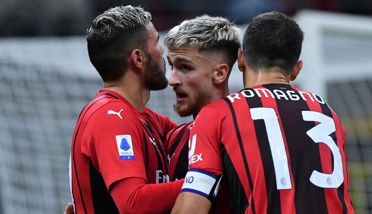 Alexis Saelemaekers menjadi pemain muda AC Milan yang terus berkembang dan mampu menunjukkan kematangan pada musim keduanya sebagai talenta yang potensial. Meski tak selalu tampil sebagai starter, ia telah mencetak satu gol dan tiga assist. Usai Rossoneri menyabet Scudetto, Saelemaekers mengalami kenaikan harga pasar sebesar 2 juta euro atau kini harganya menjadi 20 juta euro. (AFP/Tiziana Fabi)