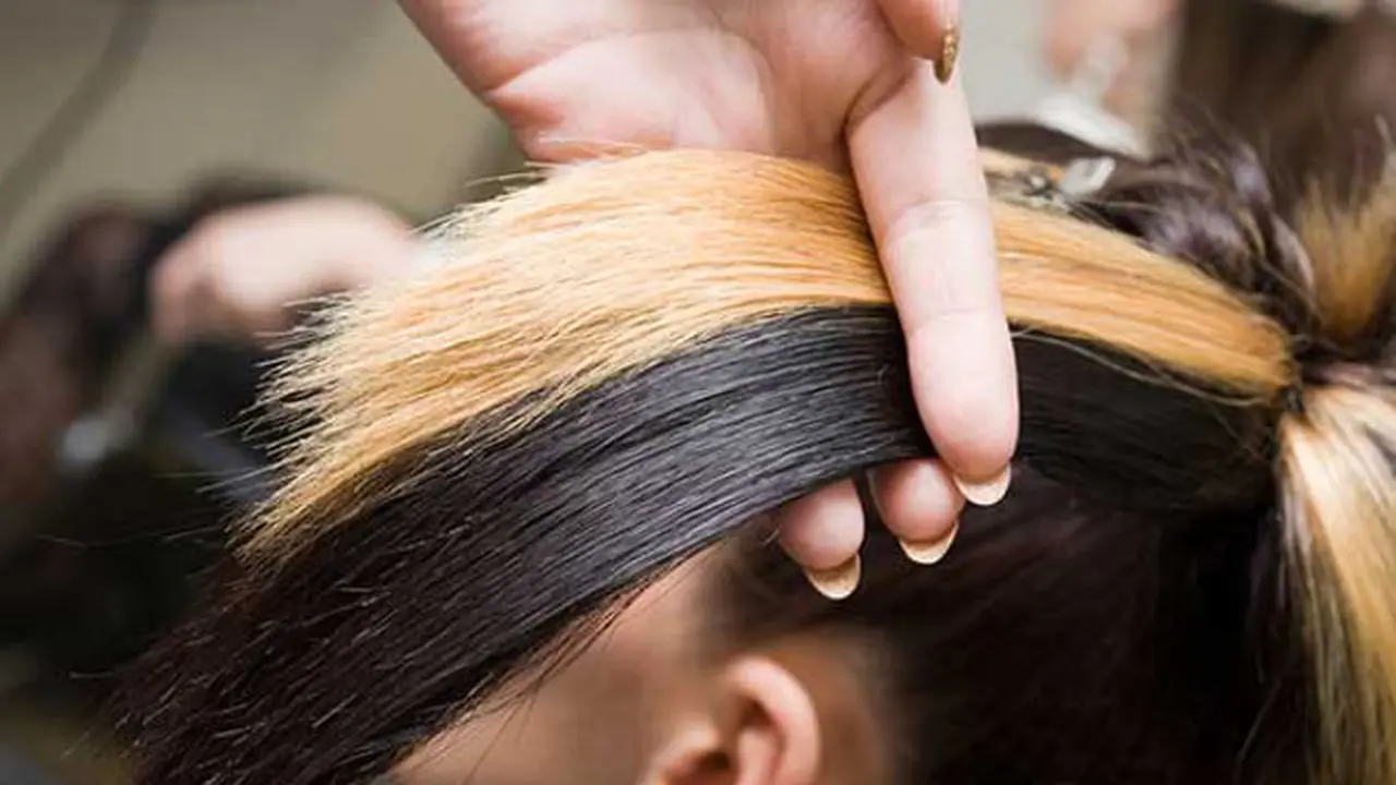 Ilustrasi Pewarnaan Rambut