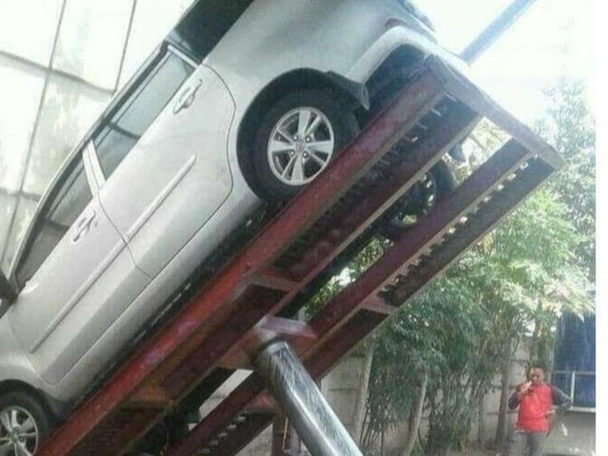 Bukanlah kinclong melainkan justru penyok
