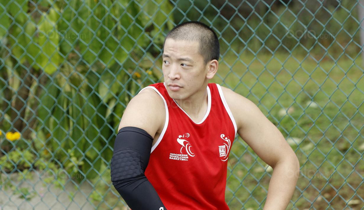 Tim nasional kursi roda basket Indonesia tersebut nantinya akan berlaga pada Asian Para Games 2018 di Jakarta. (Bola.com/M Iqbal Ichsan)