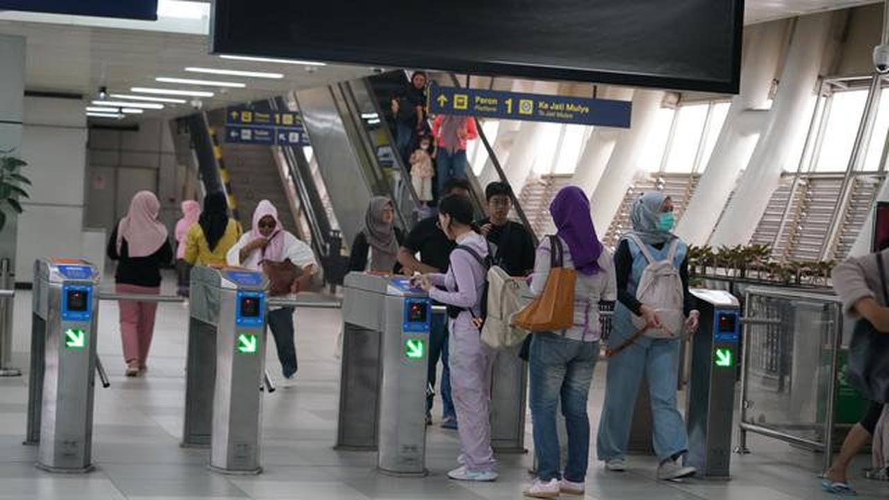 Kebijakan WFH ASN, Penumpang LRT Jabodebek Turun 10%