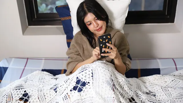 wanita januari bersikap tenang