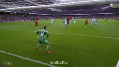 Berita video highlight kemenangan dramatis Manchester United atas Manchester City dalam lanjutan Premier League 2017-2018. This video presented by BallBall.