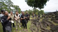 Menteri Kebudayaan Republik Indonesia, Fadli Zon, bersama Wakil Menteri Kebudayaan, Giring Ganesha Djumaryo, mengunjungi Situs Gunung Padang di Kecamatan Cempaka, Kabupaten Cianjur, Jawa Barat.