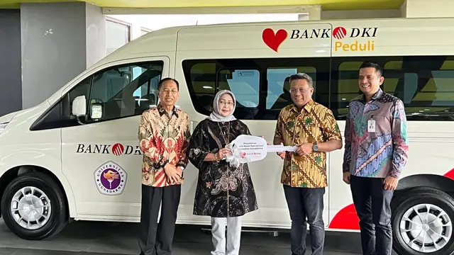 Universitas Gunadarma memperoleh satu unit mobil operasional pendidikan dari Bank DKI (Istimewa)
