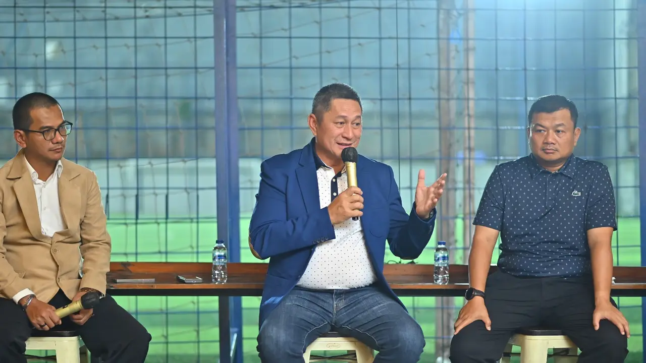 Direktur Utama PT Surveyor Indonesia, Sandry Pasambuna saat konferensi pers di Jakarta. Dok SI