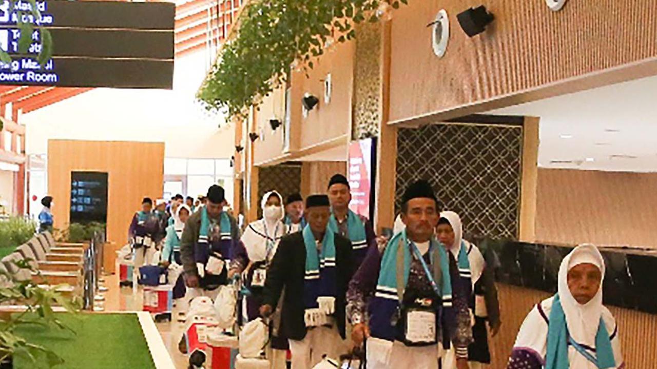 FOTO: Melihat Keberangkatan Jemaah Haji dari Terminal Khusus Haji Bandara Soekarno-Hatta