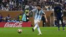 Lionel Messi akhirnya membuka keunggulan Timnas Argentina lewat titik penalti  di menit ke-23. (AP Photo/Natacha Pisarenko)