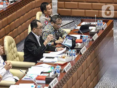 Menteri Perhubungan (Menhub) Budi Karya Sumadi mengikuti Rapat Kerja bersama Komisi V DPR, Rabu (24/5/2023).  (Liputan6.com/Faizal Fanani)