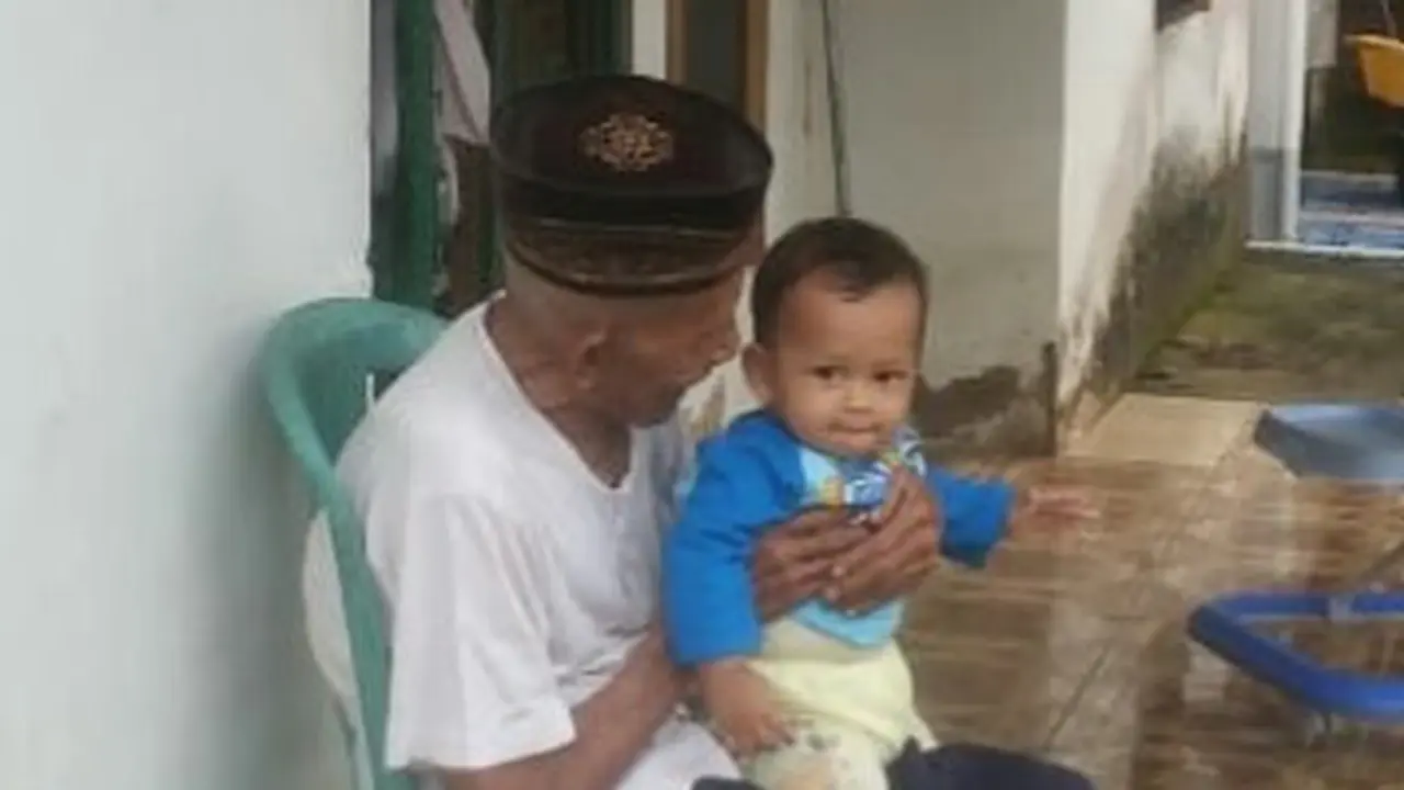 Mbah Muhcin, calon haji tertua asal Blora.