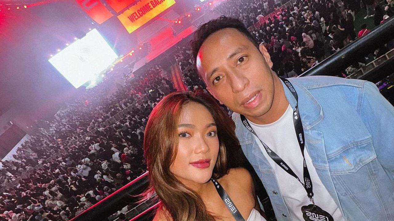 Marion Jola merasakan momen seru saat menyaksikan konser 2NE1 'Welcome Back' di Jakarta