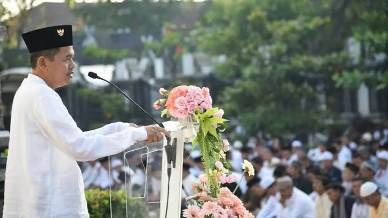 Sambil Terisak, Dedi Mulyadi Meminta Maaf di Hadapan Masyarakat