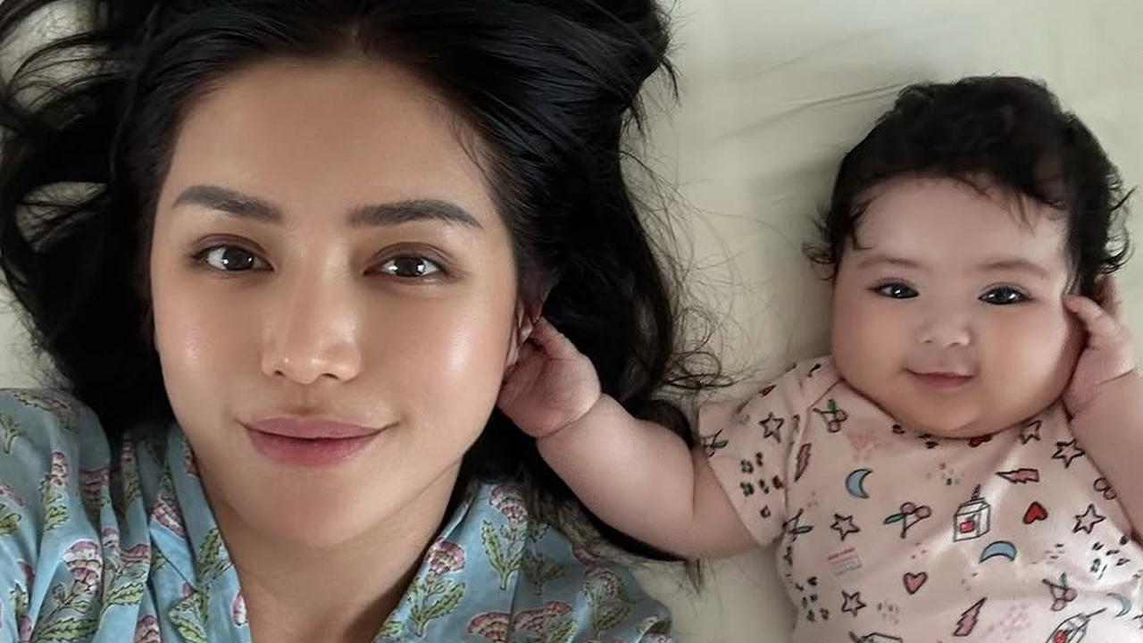 7 Potret Selfie Jessica Iskandar Bareng Baby Hagia yang Berwajah Bule dengan Pipi Chubby, Auto Bikin Gemas Netizen