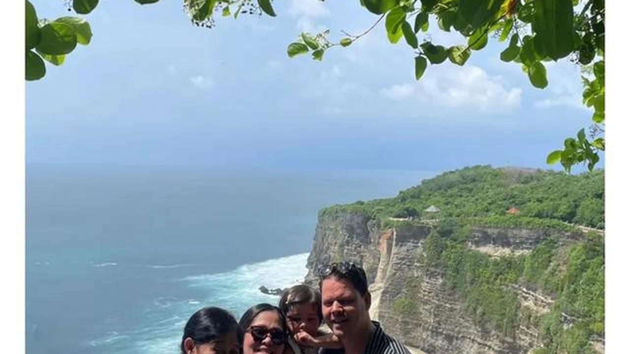 5 Potret Gracia Indri Diduga Hamil Anak Kedua, Pamer Baby Bump Liburan di Bali