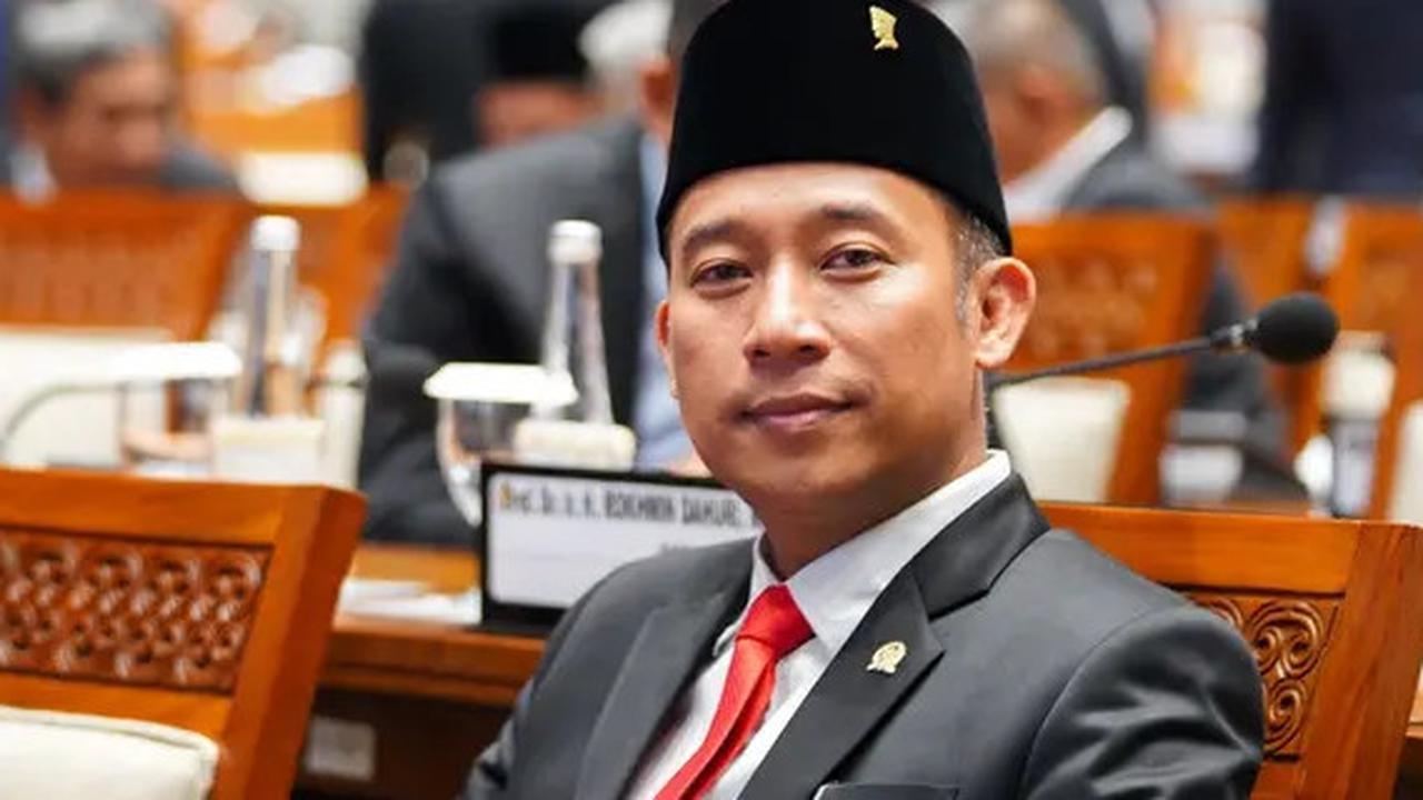 VIDEO: Anggota DPR PDIP Denny Cagur Soal Dugaan Promosi Judi Online "Waktu itu Belum Dilantik"