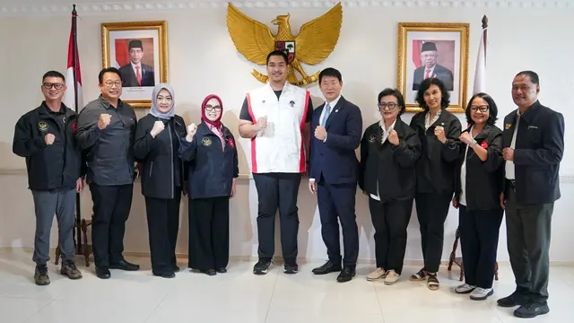 Presiden Senam Internasional (FIG) Morinari Watanabe