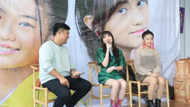 Alyssa Dezek dan Ry Hyori Dermawan bersama Posan Tobing