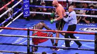 Pertarungan Tyson Fury vs Deontay Wilder di T Mobile Arena, Las Vegas Amerika Serikat (Robyn Beck /AFP)