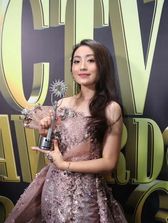 Natasha Wilona SCTV Awards 2019. (Adrian Putra/Fimela.com)