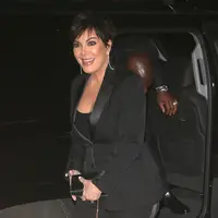 Kris Jenner ulang tahun dan mendapat kejutan dari buah hati (FOTO: Splashnews)