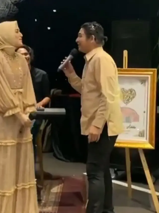 7 Potret Pasha Ungu dan Adelia Rayakan Anniversary Pernikahan ke-10, Mewah