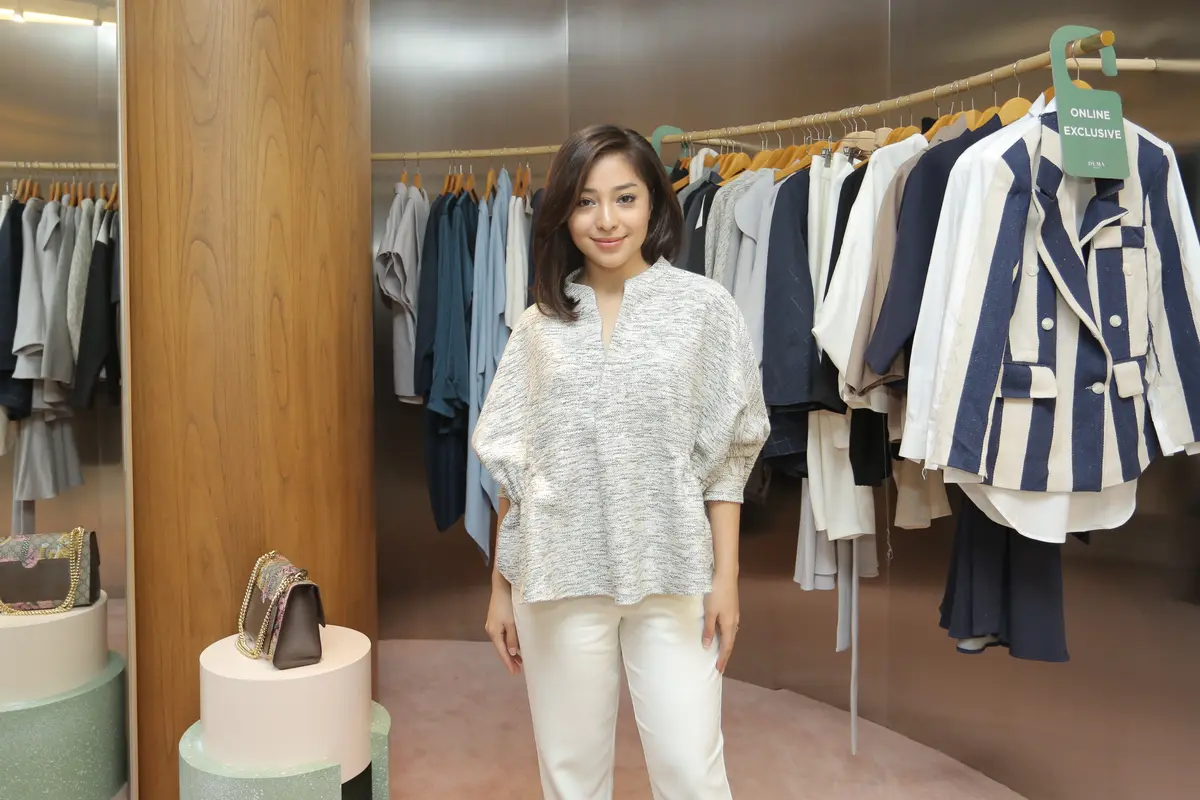 [Bintang] Suka Tampil Kasual, Nikita Willy Memuji Koleksi Busana Duma Official