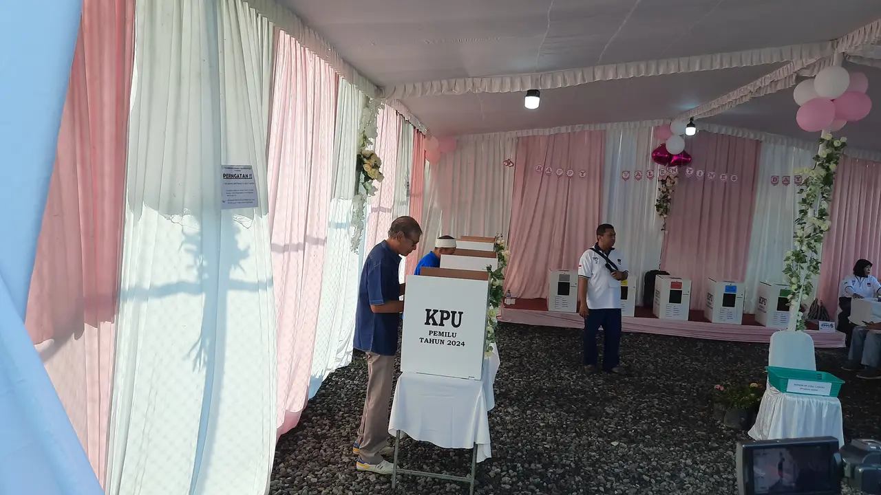 Pemilih Pertama di TPS Gibran