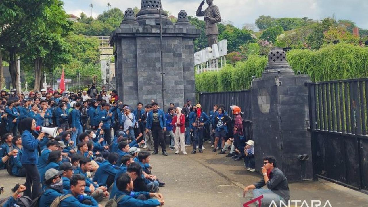 Fakta Mengejutkan: Puluhan Peserta Aksi Unjuk Rasa Semarang Dibebaskan Polisi, Mayoritas Pelajar!