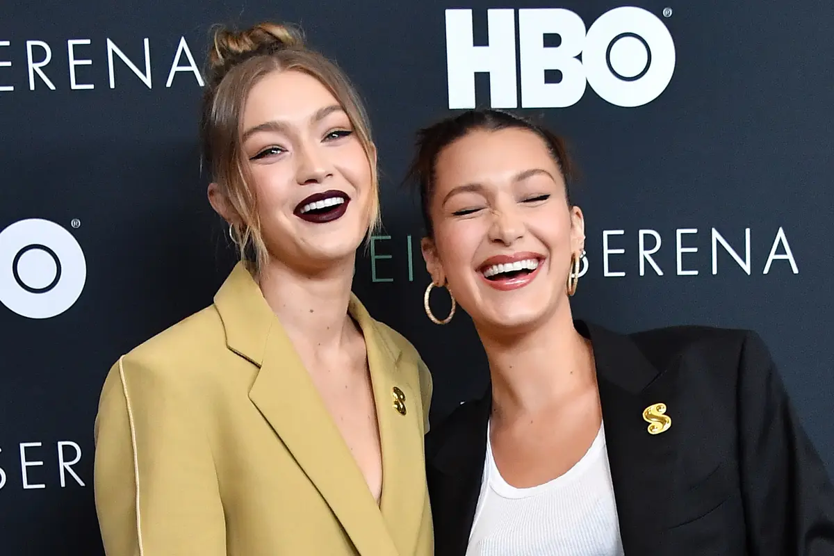 Gigi Hadid - Bella Hadid