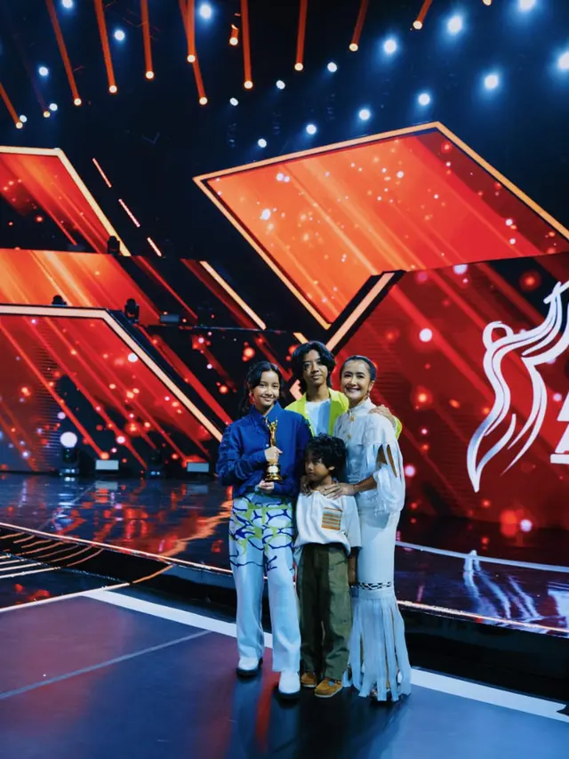 Anak-anak Widi Mulia di ajang AMI Awards 2022 (https://www.instagram.com/p/Cjrj1VmPssA/)