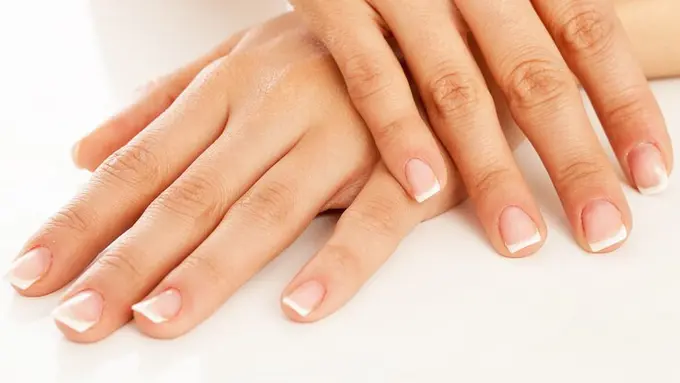 Kuku glossy tanpa kuteks