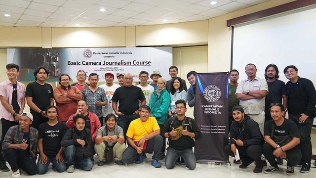 Pelatihan Dasar Kamera Jurnalistik bersama KJI
