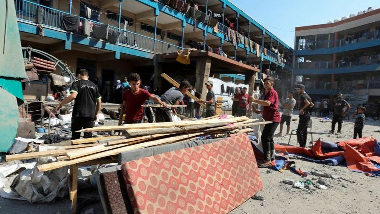 Laporan juga menyebutkan bahwa serangan terhadap sekolah-sekolah di Gaza bukanlah hal yang baru.<br><br>Pada 10 Juli, tercatat bahwa ada empat sekolah yang ditargetkan oleh serangan Israel hanya dalam kurun waktu empat hari. Foto: REUTERS / Ramadan Abed<