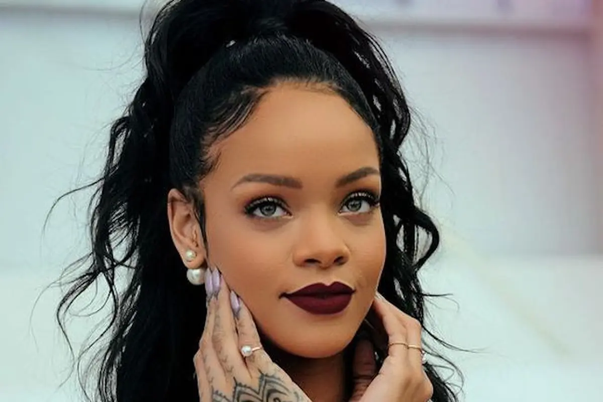 [Bintang] Rihanna
