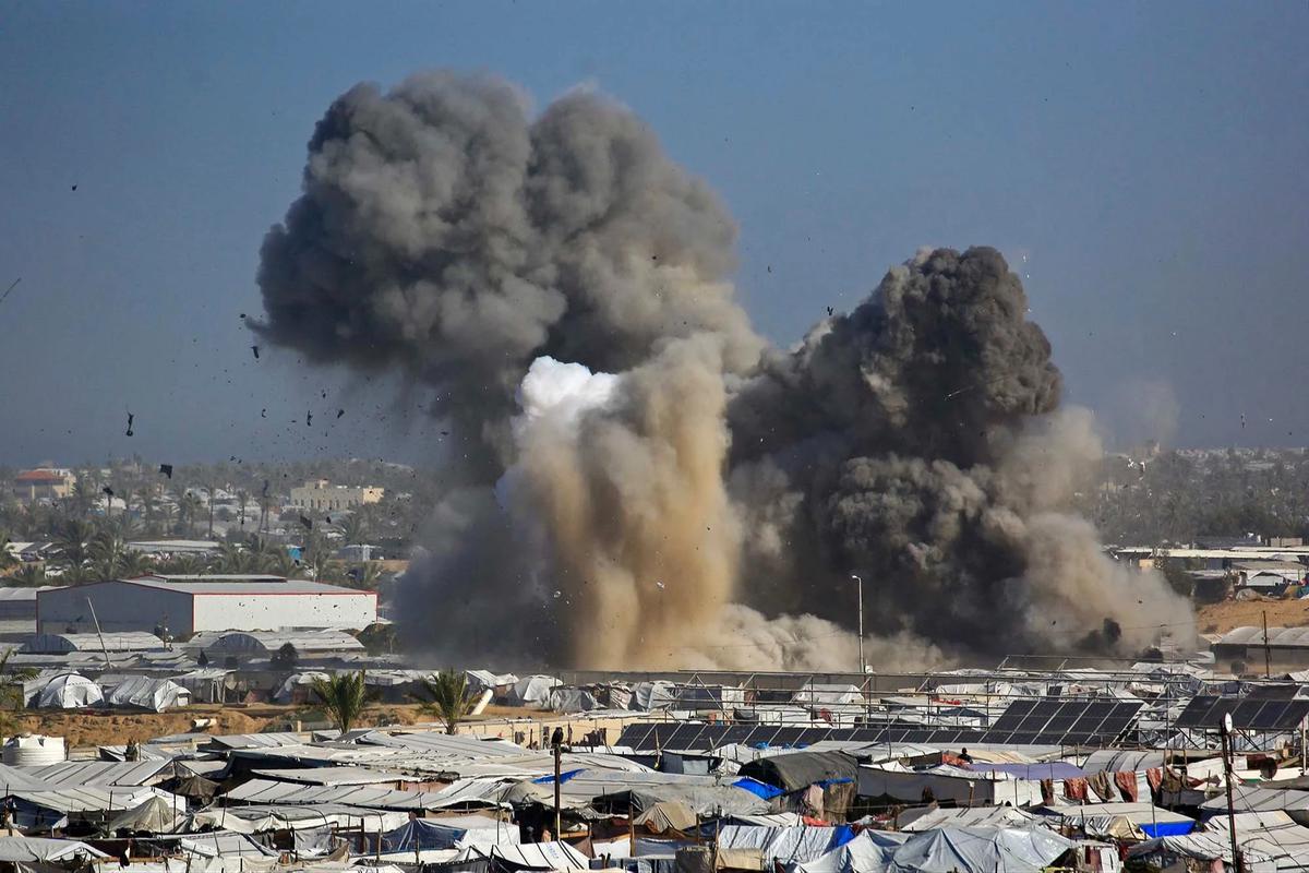 FOTO: Tangis Keluarga Iringi 25 Warga Sipil Tewas di Jalur Gaza