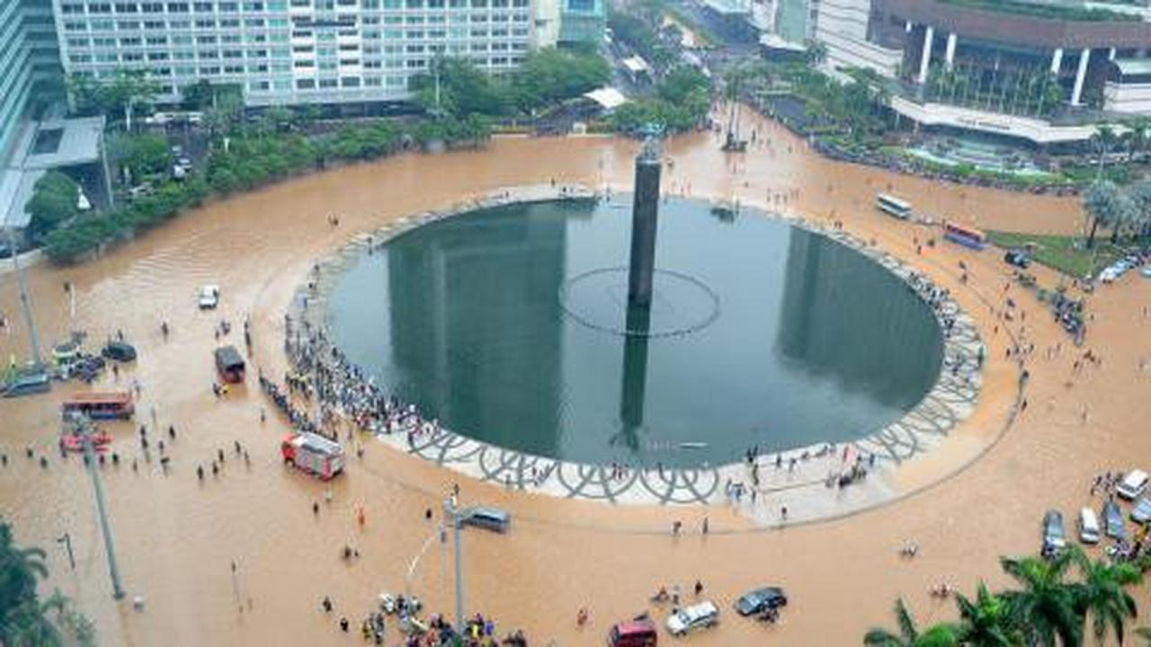 Jokowi: Kerugian akibat banjir Rp 20 triliun
