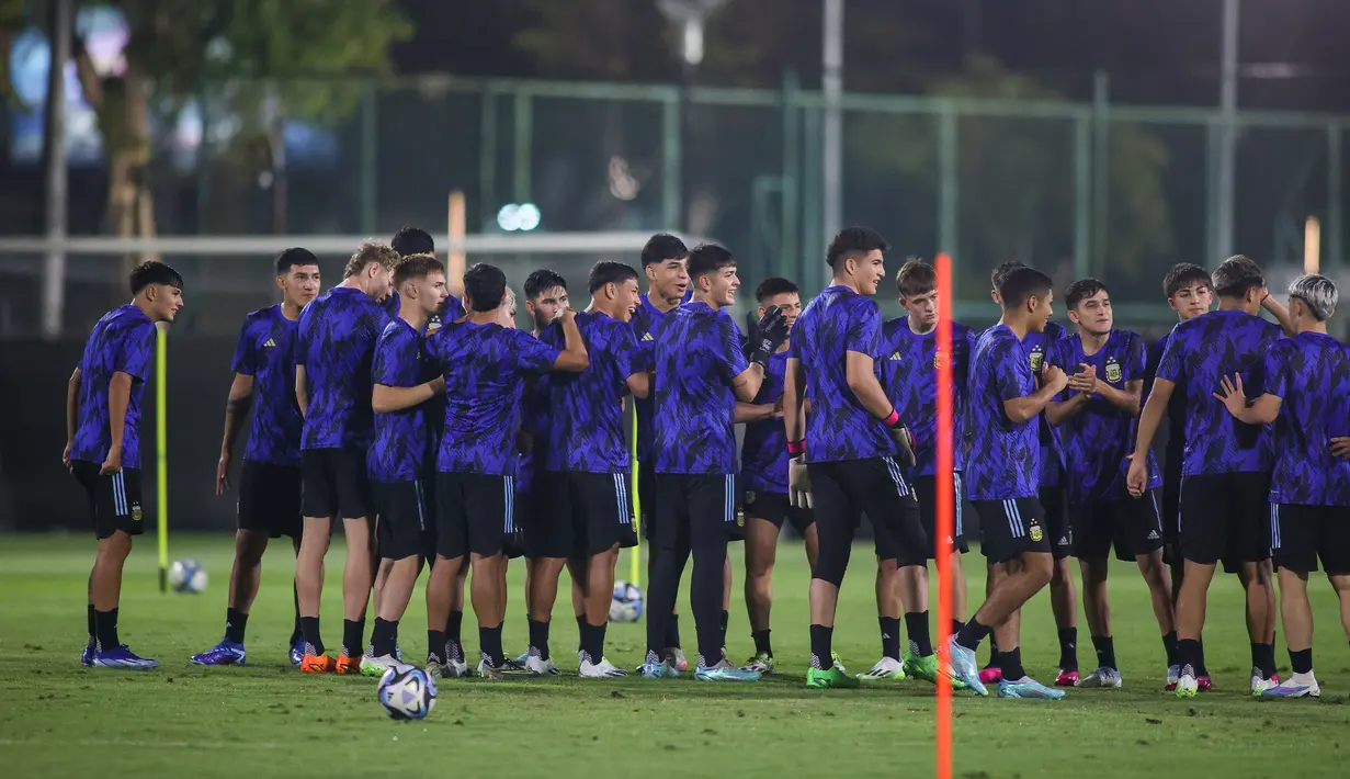 Pelatih Polandia U-17 Marcin Wlodarski mempunyai misi untuk menghambat Argentina agar tidak lolos ke babak 16 besar. Apabila Polandia sukses meraih kemenangan, maka masih mempunyai peluang untuk lolos ke babak 16 besar dengan jalur peringkat tiga terbaik. (Doc. LOC WCU17/BRY)