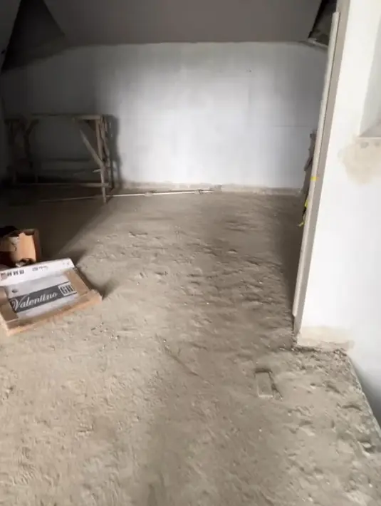 Tak hanya itu, Bella Shofie juga menyediakan ruang karaoke di lantai atas. [instagram/bellashofie_rigan]