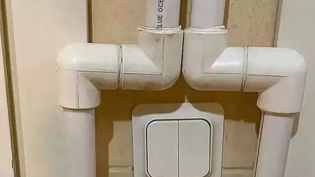 10 Potret Nyeleneh Tukang Pasang Pipa Air Ini Malah Boros Banget