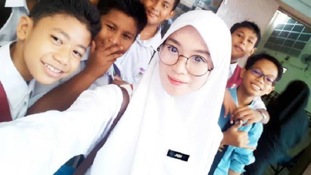 Secantik Model Guru Berjilbab Asal Malaysia Jadi Idola