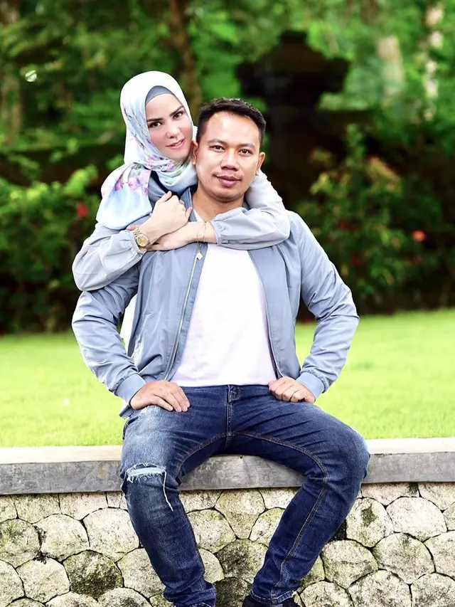 [Bintang] Vicky Prasetyo dan Angel Lelga