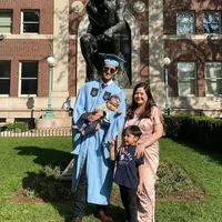 Randy Bachtiar baru saja membagikan beberapa foto momen wisuda S2 di Columbia University, Amerika. [Instagram/randybachtiar]