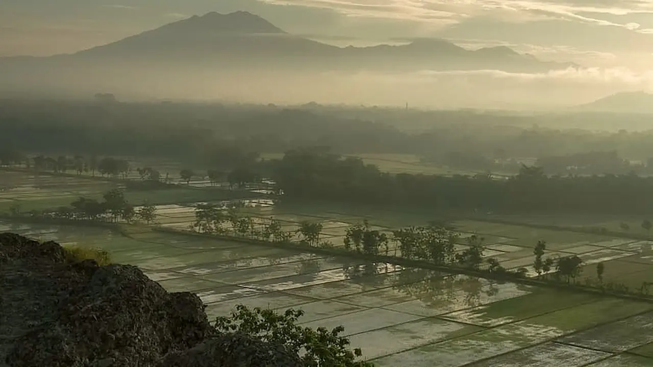 Sunrise Indah dari Gunung Pegat