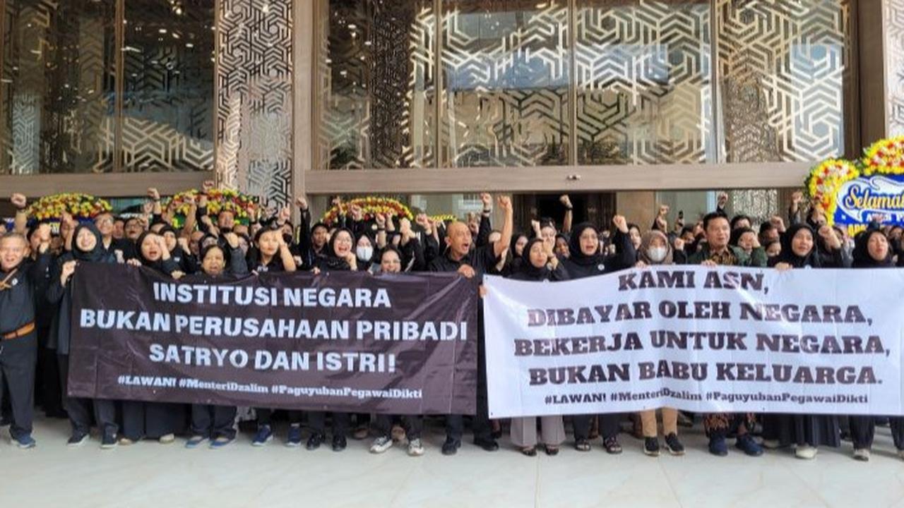 Duduk Perkara ASN Demo Mendiktisaintek Satryo sampai Sentil 'Menteri Pemarah Suka Tampar dan Pecat