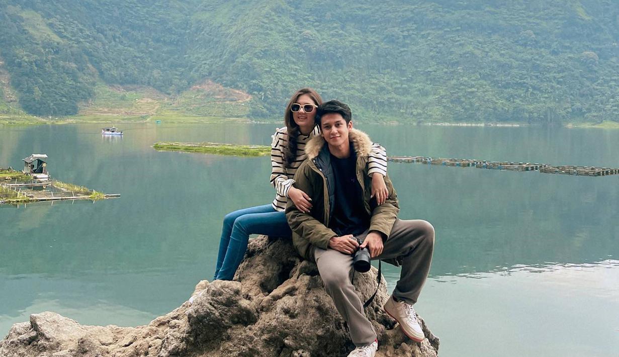 Zoe Abbas Jackson dan Antonio Blanco Jr, sudah beradu akting sejak bermain sinetron Buku Harian Seorang Istri. Sinetron tersebut menjadi salah satu sinetron populer yang memiliki banyak penggemar. Apalagi dalam penayangannya, sinetron tersebut telah mencapai 800 episode. (Liputan6.com/IG/@antonioblancojr)