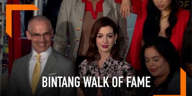 VIDEO: Raut Bahagia Anne Hathaway Dapat Walk of Fame